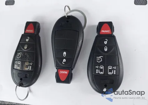 2010 Chrysler Town & Country Touring from USA, damaged, VIN 2A4RR5D10AR270702